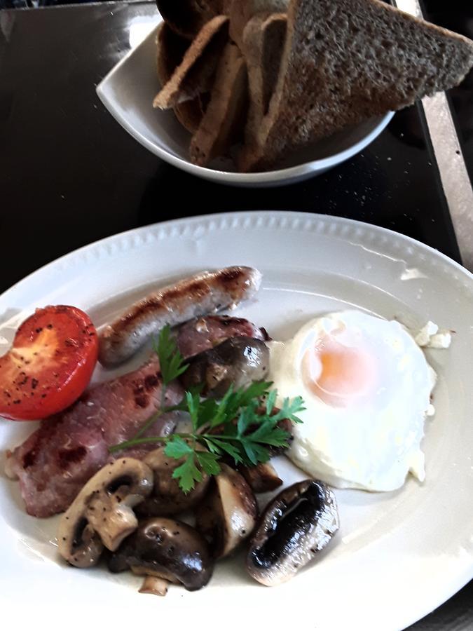 The Mitre Inn Witheridge Zewnętrze zdjęcie